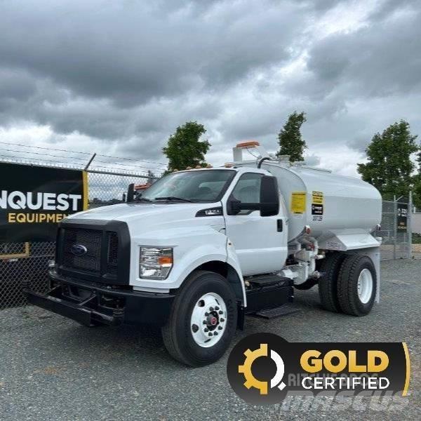 Ford F-750 Cisterna