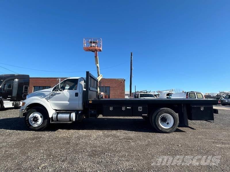 Ford F-750 Camion con sponde ribaltabili