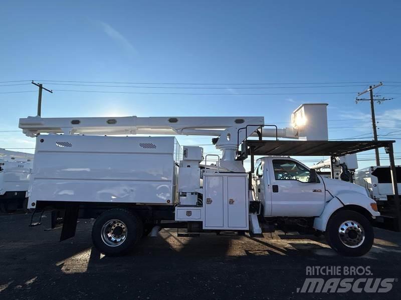 Ford F-750 Piattaforme autocarrate