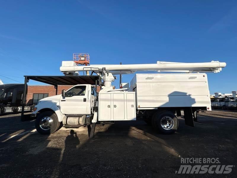 Ford F-750 Piattaforme autocarrate