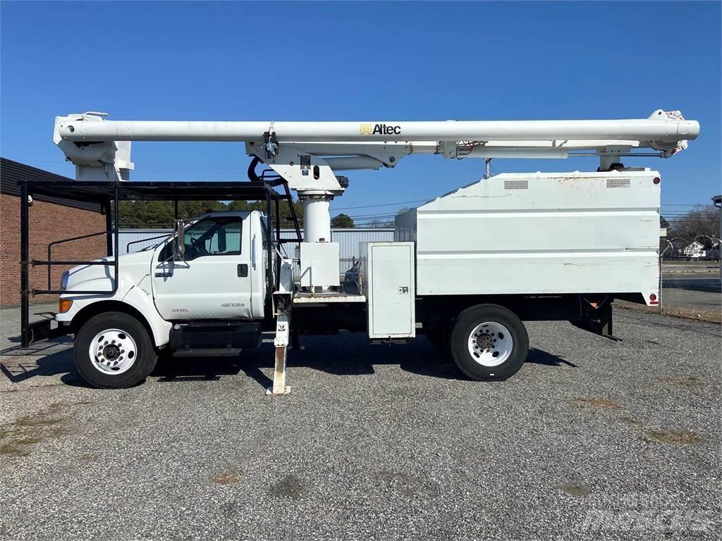 Ford F-750 Piattaforme autocarrate