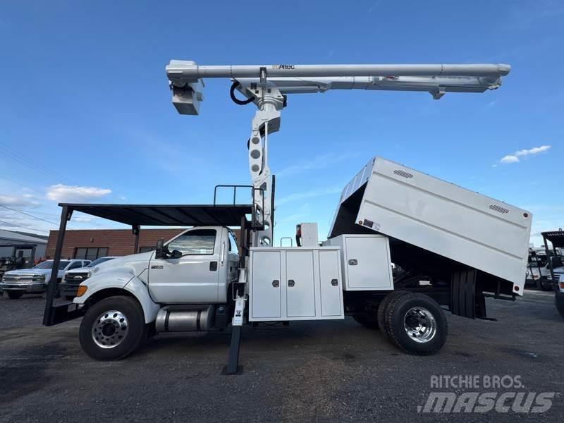 Ford F-750 Piattaforme autocarrate