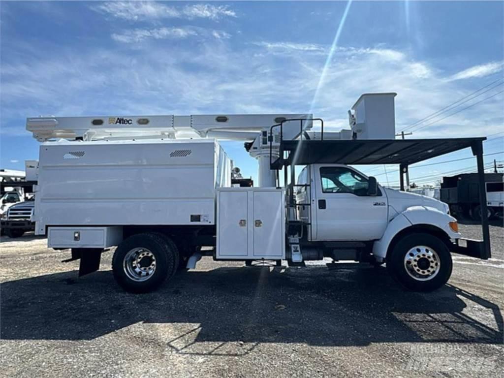Ford F-750 Piattaforme autocarrate
