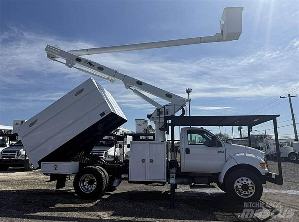 Ford F-750 Piattaforme autocarrate