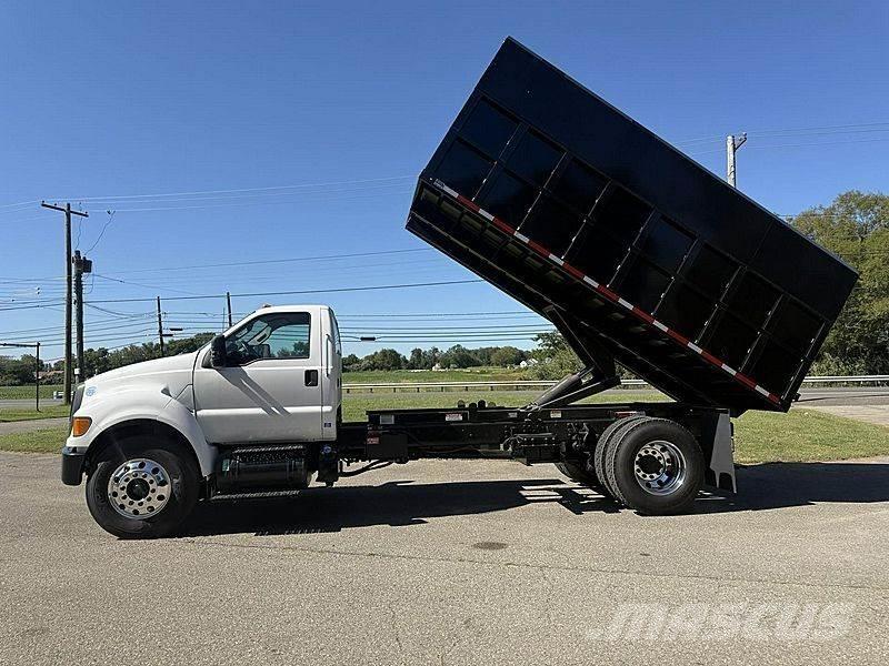 Ford F-750 Autocarri per segatura e cippato