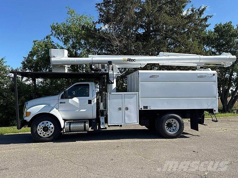 Ford F-750 Piattaforme autocarrate