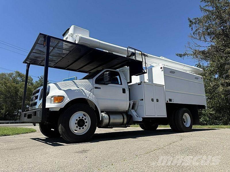 Ford F-750 Piattaforme autocarrate
