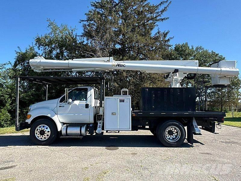 Ford F-750 Piattaforme autocarrate