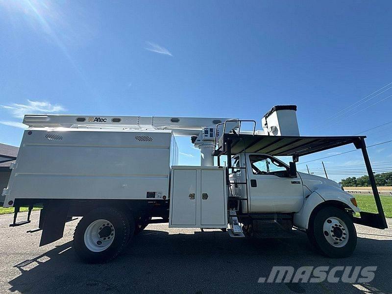 Ford F-750 Piattaforme autocarrate