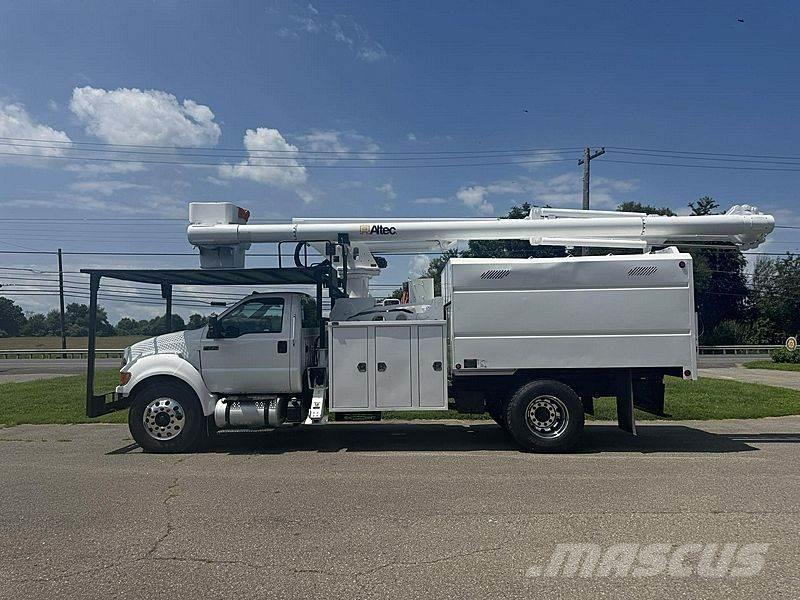 Ford F-750 Piattaforme autocarrate