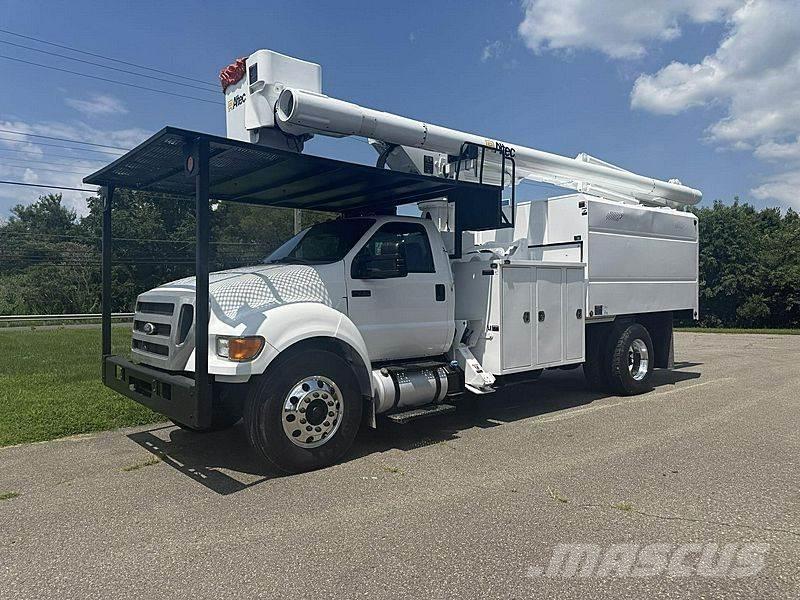 Ford F-750 Piattaforme autocarrate