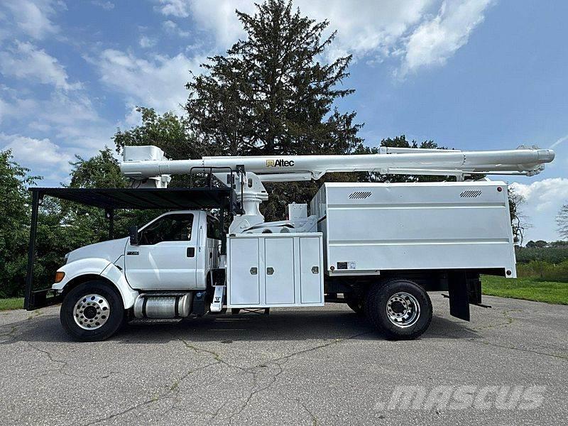 Ford F-750 Piattaforme autocarrate