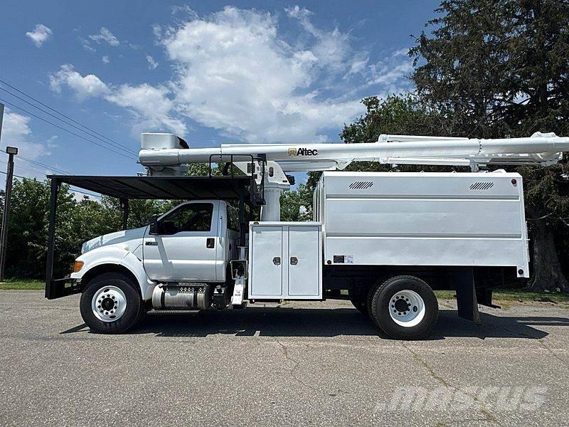 Ford F-750 Piattaforme autocarrate