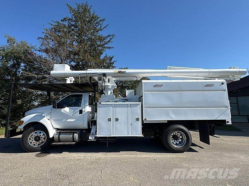 Ford F-750 Piattaforme autocarrate