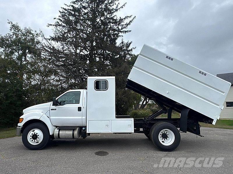Ford F-750 Autocarri per segatura e cippato