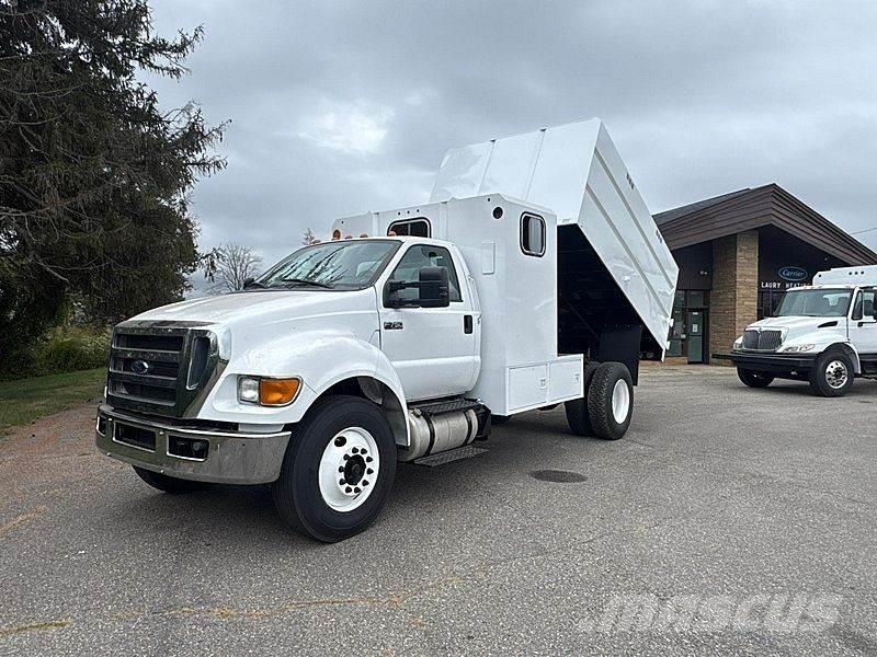 Ford F-750 Autocarri per segatura e cippato