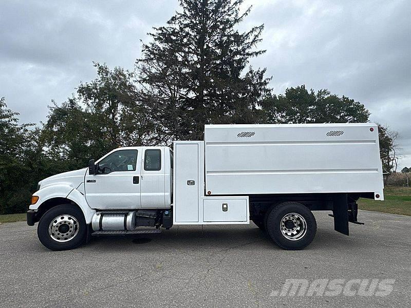Ford F-750 Autocarri per segatura e cippato