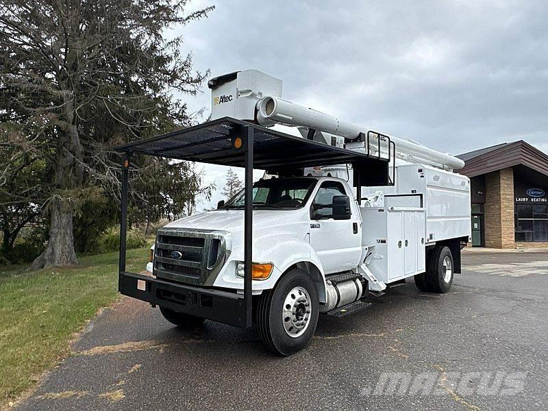 Ford F-750 Piattaforme autocarrate