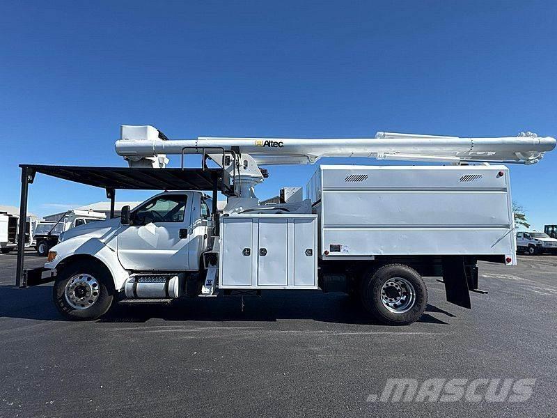 Ford F-750 Piattaforme autocarrate