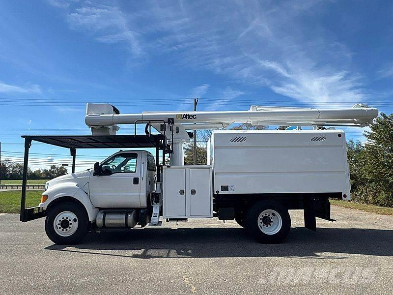 Ford F-750 Piattaforme autocarrate