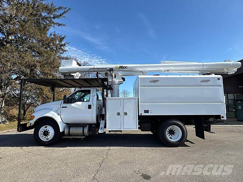 Ford F-750 Piattaforme autocarrate
