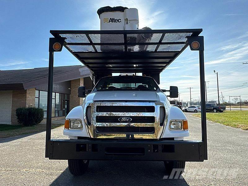 Ford F-750 Piattaforme autocarrate