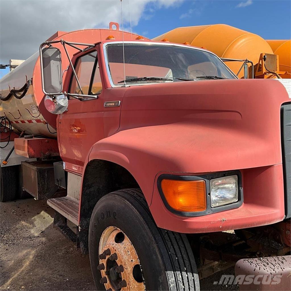 Ford F-800 Cisterna