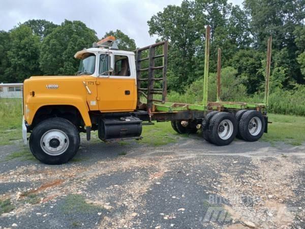 Ford L8000 Camion trasporto legname