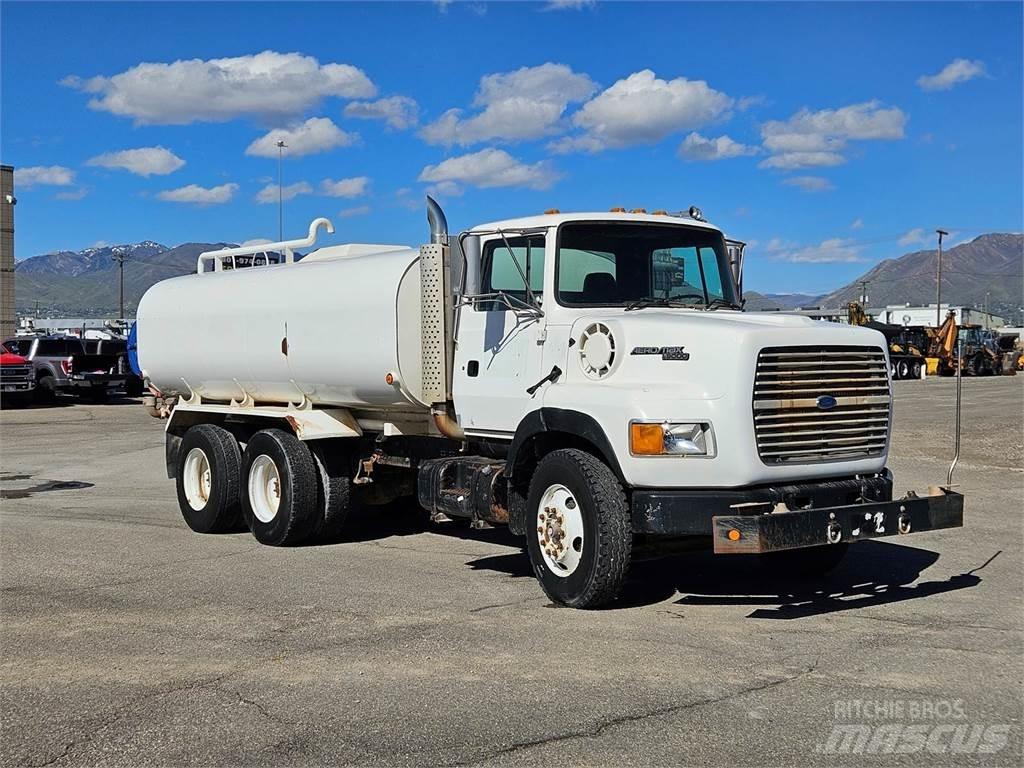 Ford L9000 Cisterna