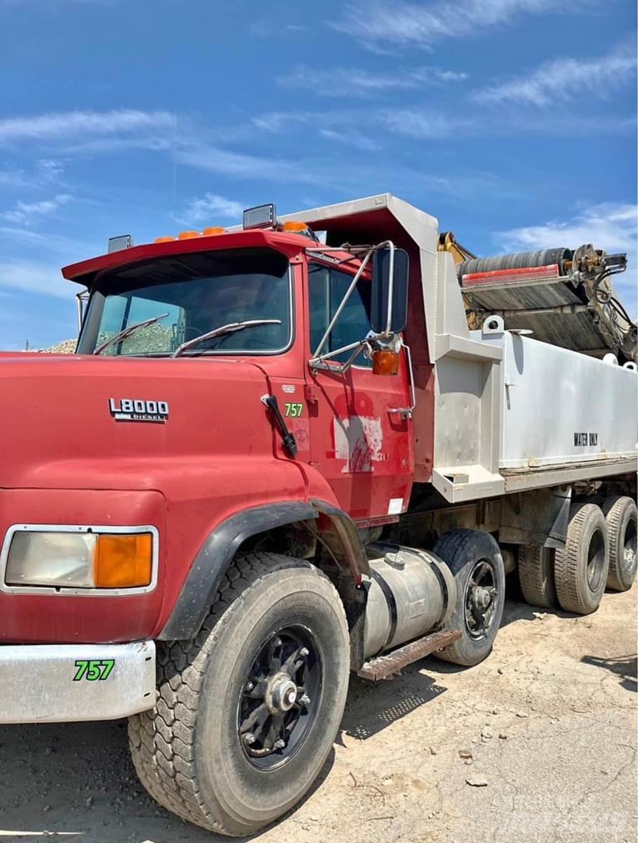 Ford L9000 Cisterna