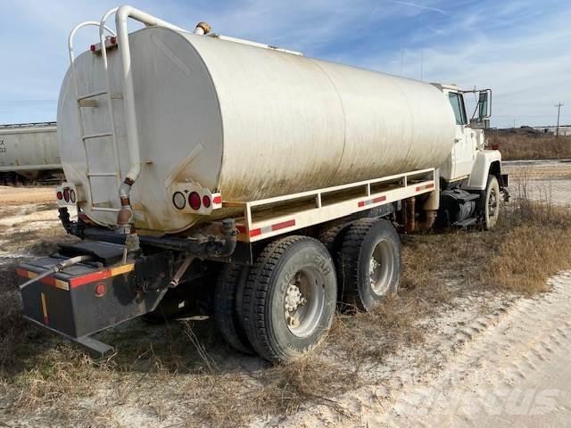 Ford L9000 Cisterna