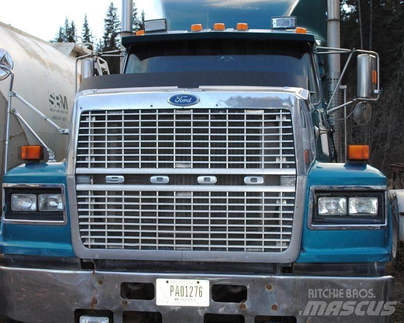 Ford LTL9000 Motrici e Trattori Stradali