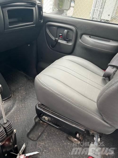 GMC C7500 Autocarri per segatura e cippato