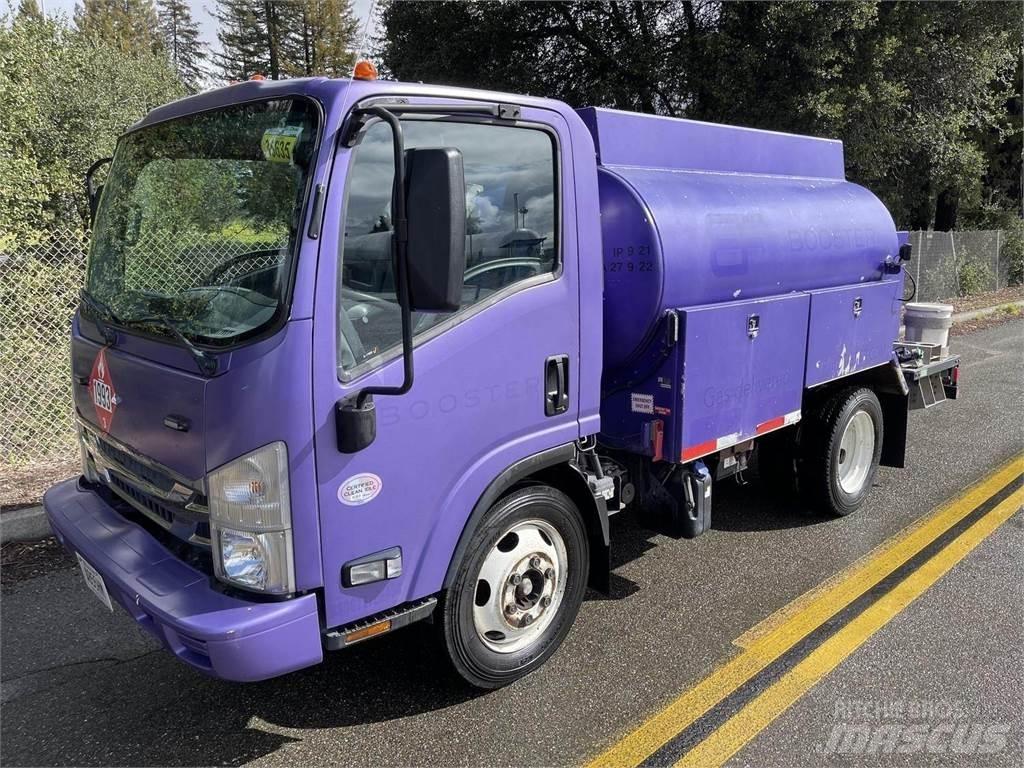 Isuzu NPR Cisterna