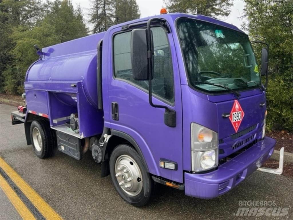 Isuzu NPR Cisterna