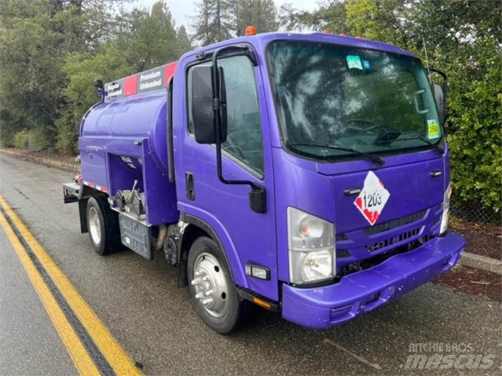 Isuzu NPR Cisterna