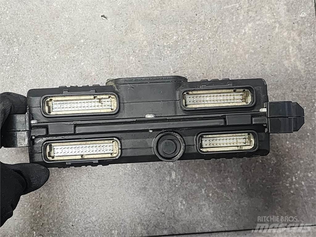 Isuzu NPR Componenti elettroniche