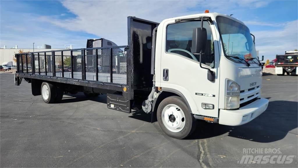 Isuzu NRR Camion per trasporto animali
