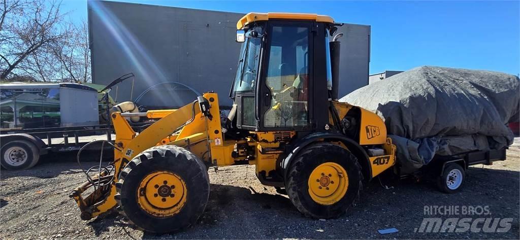 JCB 407 Pale gommate