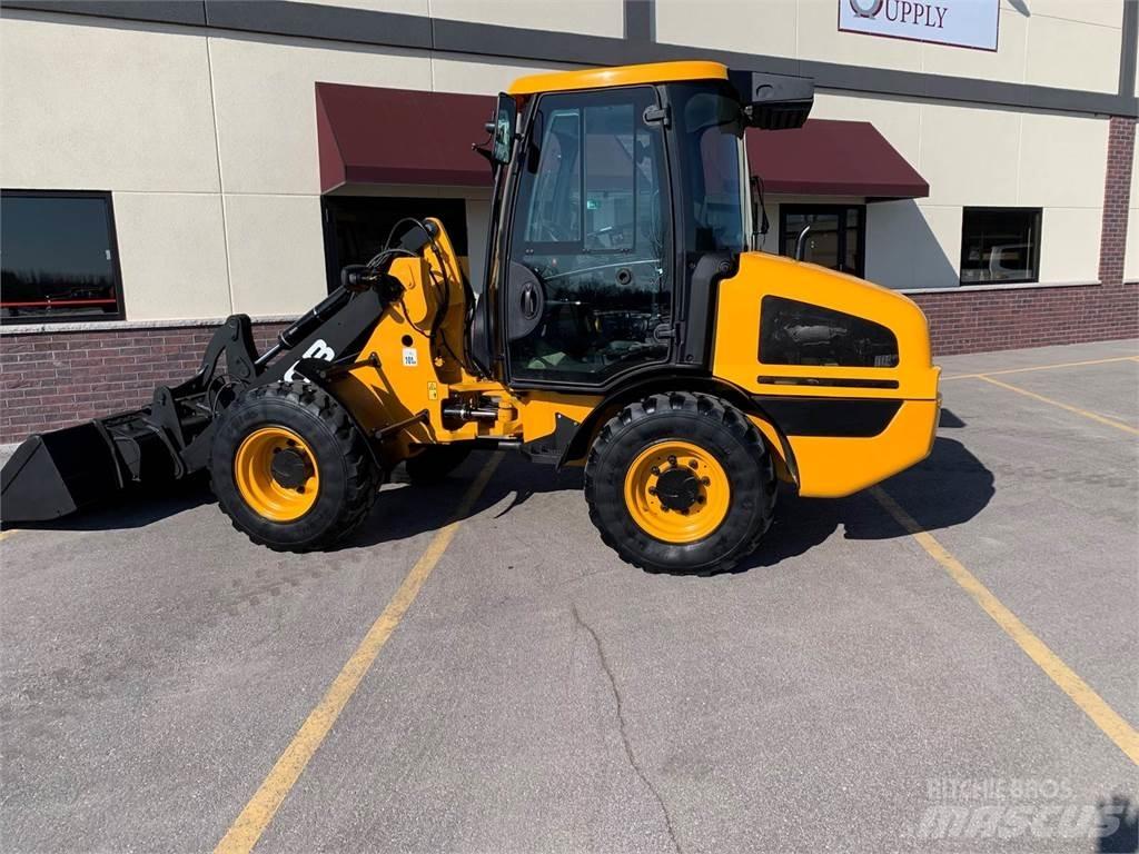 JCB 407B Pale gommate