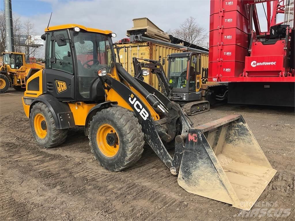 JCB 409 Pale gommate
