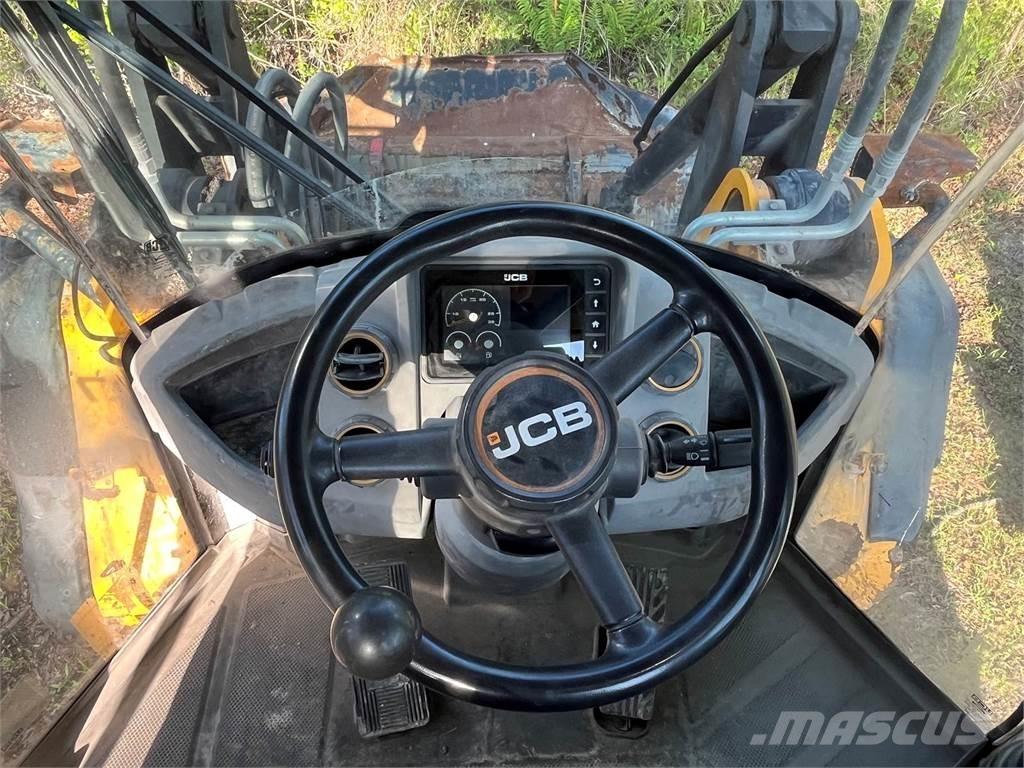 JCB 427HT Pale gommate