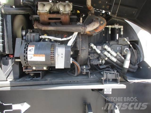 JLG 800S Piattaforme cingolate, Piattaforme a ragno e Montacarichi