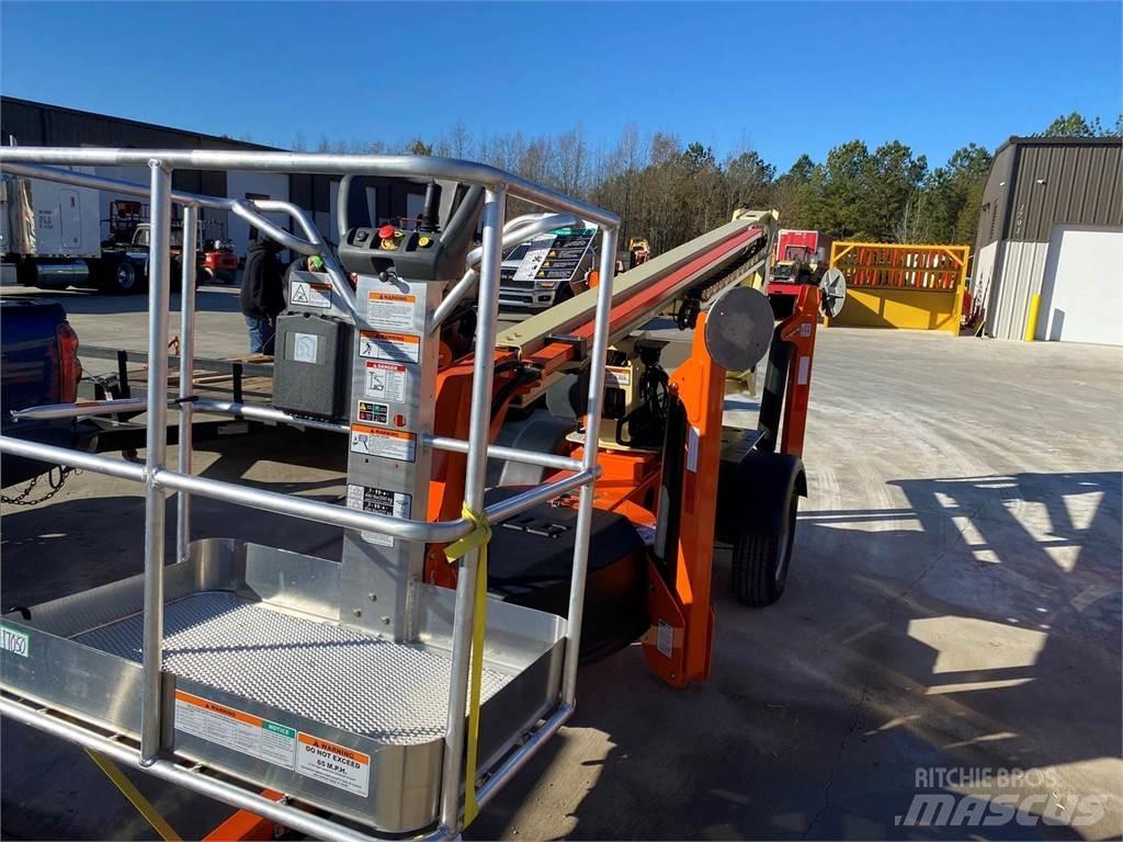 JLG T350 Piattaforme aeree su rimorchio