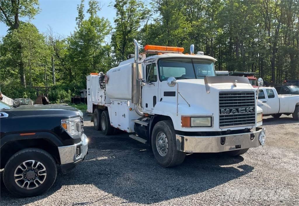 Mack CH613 Cisterna