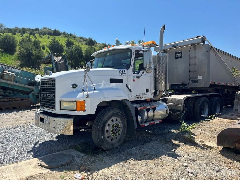 Mack CL733 Camion altro