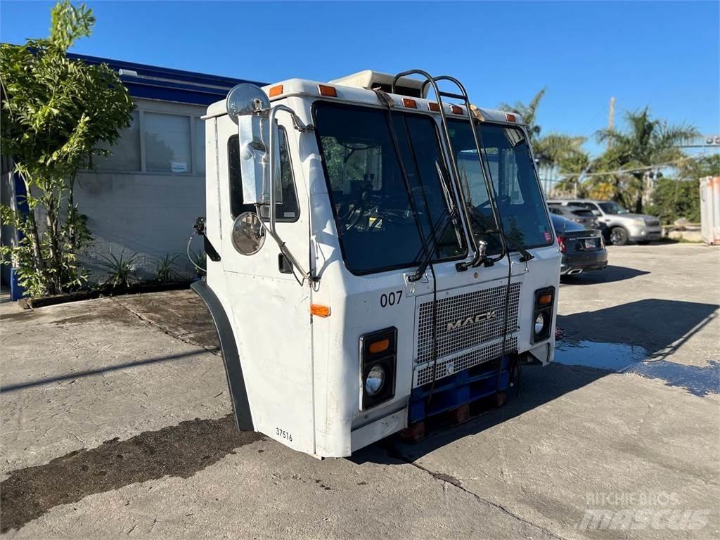 Mack LE613 Trasporto - Altro