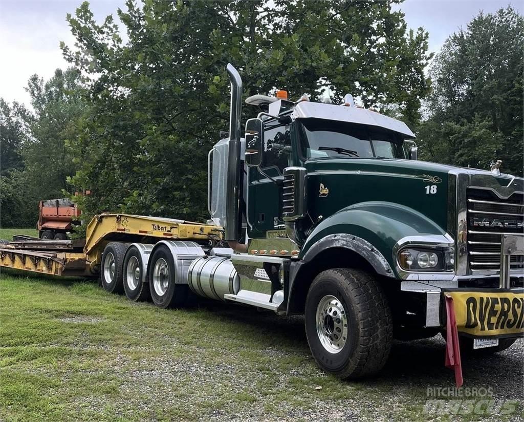 Mack Titan Motrici e Trattori Stradali