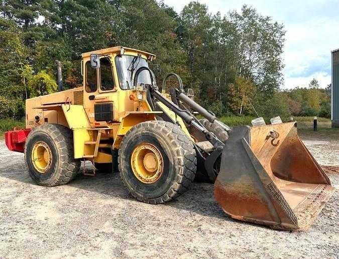 Volvo L120 Pale gommate