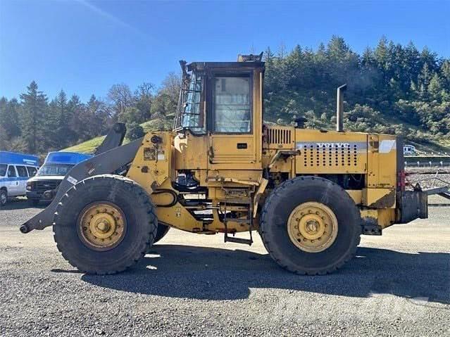 Volvo L90C Pale gommate